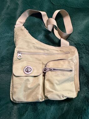 Baggallini Beige Crossbody Sling Bag